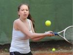 Anika Skubowius entschied ihr erstes Einzel in ihrer noch jungen Tennis-Laufbahn für sich. Archivfoto: Frank Nahrstedt, Volksstimme Anika Skubowius entschied ihr erstes Einzel in ihrer noch jungen Tennis-Laufbahn für sich. Archivfoto: Frank Nahrstedt, Volksstimme