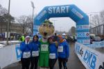 Wenigstens einmal dabei sein wollten auch (v.l.) Tina B&ouml;rner, Silvia K&ouml;hn, Sabine B&ouml;rner und Jens-Uwe B&ouml;rner mit Maskottchen Fridolin Flink.