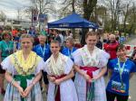 Zehn Kilometer deutlich unter einer Stunde, freundliche Spreewaldm&auml;dels und eine Spreewaldgurke als Medaille – Conny G&uuml;nther ist nach ihrem Zehn-Kilometer-Lauf &uuml;bergl&uuml;cklich.