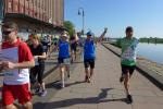 Petra Becker und André Geist genie&szlig;en ihren Zehn-Kilometer-Lauf