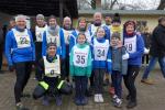 Die Bode-Runners der Gaensefurther Sportbewegung vor dem Start zum 6. Dreik&ouml;nigslauf in Ilberstedt: Daniel Wuwer, Jette und Rieke Zaschke, Emily Siebert (unten v.l.) sowie Jens-Uwe B&ouml;rner, Neuzugang Stephan Kreuschmer, Janine Wuwer, Stefan Sindermann, Nicole und Jan Zaschke, Jens Kunkel, Petra Becker und Sabine B&ouml;rner (oben v.l.)