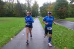 Katrin Kreutzmann und Thomas Braun hatten ihr gemeinsames Lauftempo gefunden und motivierten sich gegenseitig (v.l.).