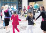 Bei einer Benefizveranstaltung in Magdeburg sammelte die Dance Factory aus Egeln Geld für hungernde Kinder. Bei einer Benefizveranstaltung in Magdeburg sammelte die Dance Factory aus Egeln Geld für hungernde Kinder.