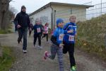 Johanna Blauwitz (v.l.) und Jan H&uuml;bner (v.r.) lassen ihre Runde &uuml;ber 1,3 Kilometer ruhig angehen. 