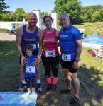 Der 10. MEDANDSPORTS-Spendenlauf in Leipzig startete zu Gunsten krebskranker Kinder. Familie Börner war als Staffel dabei. Der 10. MEDANDSPORTS-Spendenlauf in Leipzig startete zu Gunsten krebskranker Kinder. Familie Börner war als Staffel dabei.