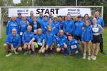 Fast vollst&auml;ndig aufgereiht: die 27 Bode-Runners der Gaensefurther Sportbewegung vor dem Start zum 38. Schackensleber Hopfenlauf.