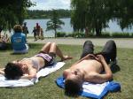 Das Relaxen nach dem Wettkampf haben sich die beiden redlich verdient. Das Relaxen nach dem Wettkampf haben sich die beiden redlich verdient.