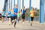 Auch Triathlet Steffen Sch&ouml;ler (2.v.r.) ist immer gern in Magdeburg dabei und lief im HM eine Zeit von 1:32:14 Stunden. 