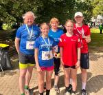 Das „Team Zaschke“ nach ihren L&auml;ufen beim 45. Hopfengarten-Pokallauf in Magdeburg: Jan, Jette, Nicole, Rieke und Paulina (v.l.).