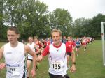Den Sieg in seiner Altersklasse &uuml;ber 5 km sicherte sich Florian B&ouml;rner (l.). Hinter ihm Johannes H&ouml;ber durfte sich &uuml;ber Platz 2 freuen. 