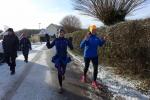 Geschafft - Kirsten Geist und Anke Delius (v.l.) sieht man die Erleichterung regelrecht an! Mit ordentlich viel Harzer Luft in den Lungen absolvierten sie in Meisdorf 20 Kilometer durch das Selketal. Normalerweise f&uuml;hrt diese Distanz &uuml;ber den H&ouml;henweg durch den Ballenstedter Forst. Aufgrund der zerfahrenen Waldwege hatte der SV Germania 1928 Meisdorf aber davon abgeraten und eine Hin- und Zur&uuml;ckstrecke im Selketal abgekreidet.