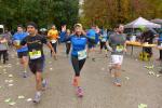 Claudia Meier (Startnummer 6329) ist &uuml;ber die Viertelmarathondistanz gestartet und genie&szlig;t ihren Lauf in vollen Z&uuml;gen.