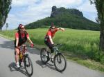 Am 2. Tag stand dann eine Fahrradtour von 42 km ohne Wertung auf dem Programm, die die beiden Damen sichtlich genossen. Am 2. Tag stand dann eine Fahrradtour von 42 km ohne Wertung auf dem Programm, die die beiden Damen sichtlich genossen.