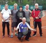Neue Mitglieder für die Tennisabteilung (v.l. stehend) Uwe Endmeir, Steffen Wiebach, Felix Becker, Tino Hartmann, Klaus Fischer, (v.) Abteilungsleiter Ingo Becker. Neue Mitglieder für die Tennisabteilung (v.l. stehend) Uwe Endmeir, Steffen Wiebach, Felix Becker, Tino Hartmann, Klaus Fischer, (v.) Abteilungsleiter Ingo Becker.