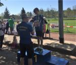 Marc Kr&uuml;ger nimmt die Gl&uuml;ckw&uuml;nsche f&uuml;r Platz 1 entgegen.