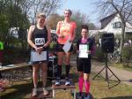 Sandra Homann (rechts) konnte sich nach dem 15-Kilometer-Lauf über den zweiten Platz in ihrer Altersklasse und Platz 3 bei den weiblichen Teilnehmerinnen freuen. Sandra Homann (rechts) konnte sich nach dem 15-Kilometer-Lauf über den zweiten Platz in ihrer Altersklasse und Platz 3 bei den weiblichen Teilnehmerinnen freuen.