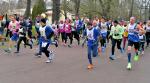Nachdem Jens Stampnik in K&ouml;nnern &uuml;ber  2 km die Nase vorn hatte, reihte er sich danach in die L&auml;uferschar in Bernburg ein und lief auch hier als Erster &uuml;ber die Ziellinie.  
