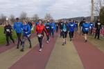 Wer die 13,9 Kilometer lange Strecke walken wollte, musste bereits fr&uuml;h in das Blankenburger Sportforum reisen. Daf&uuml;r ging es dann aber auch gemach hinaus in die Natur. Bode-Runner Josef Hindricks (2.v.l.) ist nun schon einige Zeit in diesem Tempo unterwegs und genie&szlig;t die Bewegung mit Gleichgesinnten.