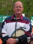 Norbert Krebs war der erfolgreichste Spieler der Gaensefurther. Sowohl seine Einzel als auch seine Doppel mit Frank Hirschfeld konnte er in den letzten beiden Begegnungen gewinnen. Norbert Krebs war der erfolgreichste Spieler der Gaensefurther. Sowohl seine Einzel als auch seine Doppel mit Frank Hirschfeld konnte er in den letzten beiden Begegnungen gewinnen.