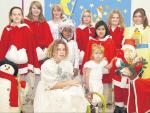 In ihren aufwendigen Kostümen werden die Mädchen der Pop-Mäuse auch in diesem Jahr zu Weihnachten ihr ganz besonderes Programm zeigen. In ihren aufwendigen Kostümen werden die Mädchen der Pop-Mäuse auch in diesem Jahr zu Weihnachten ihr ganz besonderes Programm zeigen.