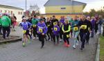 In Wolmirsleben beteiligten sich die Bode-Runner  Detlef Sch&auml;fer (v.l.) und  Petra Becker (3.v. r.).