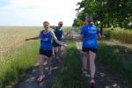 W&auml;hrend Anke Delius und Elmar Swiniartzki (Aschersleben) noch auf dem Weg zum Gedenkstein an der L72 waren, kamen ihnen Kirsten Geist und Henrik B&ouml;hme nach der Wende bereits wieder entgegen. 