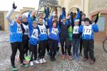 Die Bode-Runners der Gaensefurther Sportbewegung sind eine bunt verr&uuml;ckte Laufgruppe, die zum Gruppenbild auch schon mal gerne abhebt. Hier mit Jens-Uwe B&ouml;rner, Sandra Homann, Jens Stampnik, Valentin und Janine Wuwer, Neuzugang Mario Kreutzmann, Sabine B&ouml;rner, Jens Kunkel, Katrin Winkler-Hindricks, Rinaldo Schielke, Heidi Rabenstein (ehemals Gaensefurther), Daniel Wuwer und Ronald Rabenstein (ehemals Gaensefurther, v.l.)