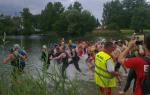 Die Triathleten mussten eine 500m Strecke im Wasser bew&auml;ltigen, das nicht gerade eine angenehme Temperatur aufwies. 