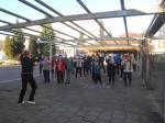 Bevor der Lauf in Sta&szlig;furt gestartet wurde gab es eine gr&uuml;ndliche Erw&auml;rmung. 