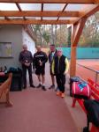 Die Siegerehrung v.l. Achim Engel (1. Platz Herren 60), Steffen Mattheis (1. Platz Herren), Ulf Gothe (2. Platz Herren), Herbert Mandel (2. Platz Herren 60) Die Siegerehrung v.l. Achim Engel (1. Platz Herren 60), Steffen Mattheis (1. Platz Herren), Ulf Gothe (2. Platz Herren), Herbert Mandel (2. Platz Herren 60)