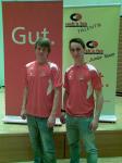 Triathlet Martin Wille (l.) ist neu im cash'n fun Junior-Team, w&auml;hrend sein Freund und ehemaliger Teamkamerad Stephan T&ouml;rmer schon seit einigen Jahren von der Sparkasse gef&ouml;rdert wird.