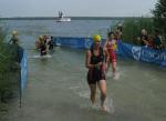 Einige Damen von den Bode-Runners wollten Ihren Partnern in Nichts nachstehen und stellten sich den Herausforderungen des Triathlon. Hier Sabine B&ouml;rner und Jana Bieganski.