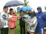 W&auml;hrend es vor Beginn der Paddeltour auf der Bode in Str&ouml;men regnete, lie&szlig;en sich Triathleten, Bode-Runners und Tennisspieler sowie ihr Anhang die Laune nicht verderben. 