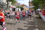 Die j&uuml;ngsten L&auml;ufer machten den Start: &Uuml;ber 400 Meter er&ouml;ffnete der Kalinchen-Lauf den diesj&auml;hrigen 5. Sta&szlig;furter Salzland-Lauf. Und auch die kleinsten waren bereits mit voller Begeisterung dabei, auch wenn es noch keine Zeiterfassung gab. Bei der Gaensefurther Sportbewegung hofft man, dass der Nachwuchs auch in den kommenden Jahren wiederkommt.