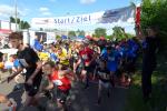 Bei jedem Start war das Gedr&auml;nge beim 7. Sta&szlig;furter Salzlandlauf gro&szlig; 
