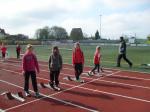 Pia Hiltscher (3.v.l.) wartet auf den Start &uuml;ber 50m.