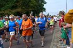 Petra Becker (vorn, links) geh&ouml;rte zu den 745 Teilnehmern in Magdeburg. Auf der 5,1 km Distanz wurde sie neunte ihrer Altersklasse.
