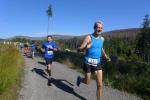 Edgar Schmidtke (vorn) l&auml;sst seinen langen Beinen freien Lauf…