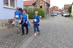 Die Wander-B&ouml;rners kurz vor dem ersten Ziel im Schachdorf Str&ouml;beck