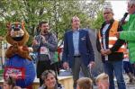Oberb&uuml;rgermeister Sven Wagner er&ouml;ffnete den Wettkampf und zog sich kurz danach selbst die Laufschuhe an. Foto: Thomas Skiba, Vst.