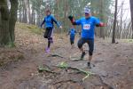 &Uuml;ber Stock und Stein, bergauf, bergab – nach 13,9 Kilometern Crosslauf absolvierten Sylvia K&ouml;hn und Sabine B&ouml;rner eine weitere Trainingsrunde um den Regenstein. Lutz Klau&szlig; begleitete die Damen auf ihrer ersten Runde (v.l.).
