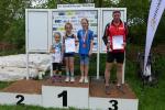 Als st&auml;rkster Verein im Landescup, f&uuml;hren die Bode-Runners der Gaensefurther Sportbewegung momentan die Mannschaftswertung an. Im Rahmen der Siegerehrung, nahmen Lotta und Emily Siebert sowie Rieke Lucie Zaschke die Ehrung f&uuml;r die teilnehmerst&auml;rkste Mannschaft beim Waldlauf entgegen.