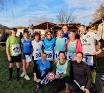 Als einzige Starterin der Gaensefurther stellte sich Sandra Homann (2.v.l.)  in Neuborna der Konkurrenz. Sie verpa&szlig;te knapp den Sieg bei den Frauen &uuml;ber 5,8 km.