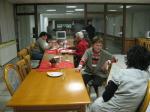 W&auml;hrend sich Einige auf der Kegelbahn bet&auml;tigten blieb f&uuml;r die Anderen Zeit f&uuml;r angeregte Gespr&auml;che.