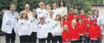 Die M&auml;dchen von 2 Gruppen der Dance-Factory bekamen neue Jacken gesponsert.
Foto: Bergling, Volksstimme